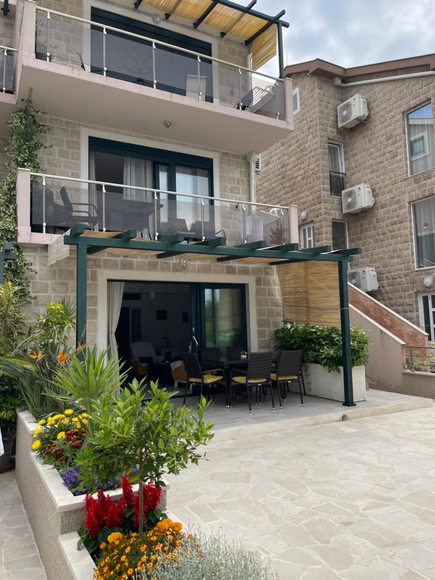 Apartmani Mia Tivat Luaran gambar